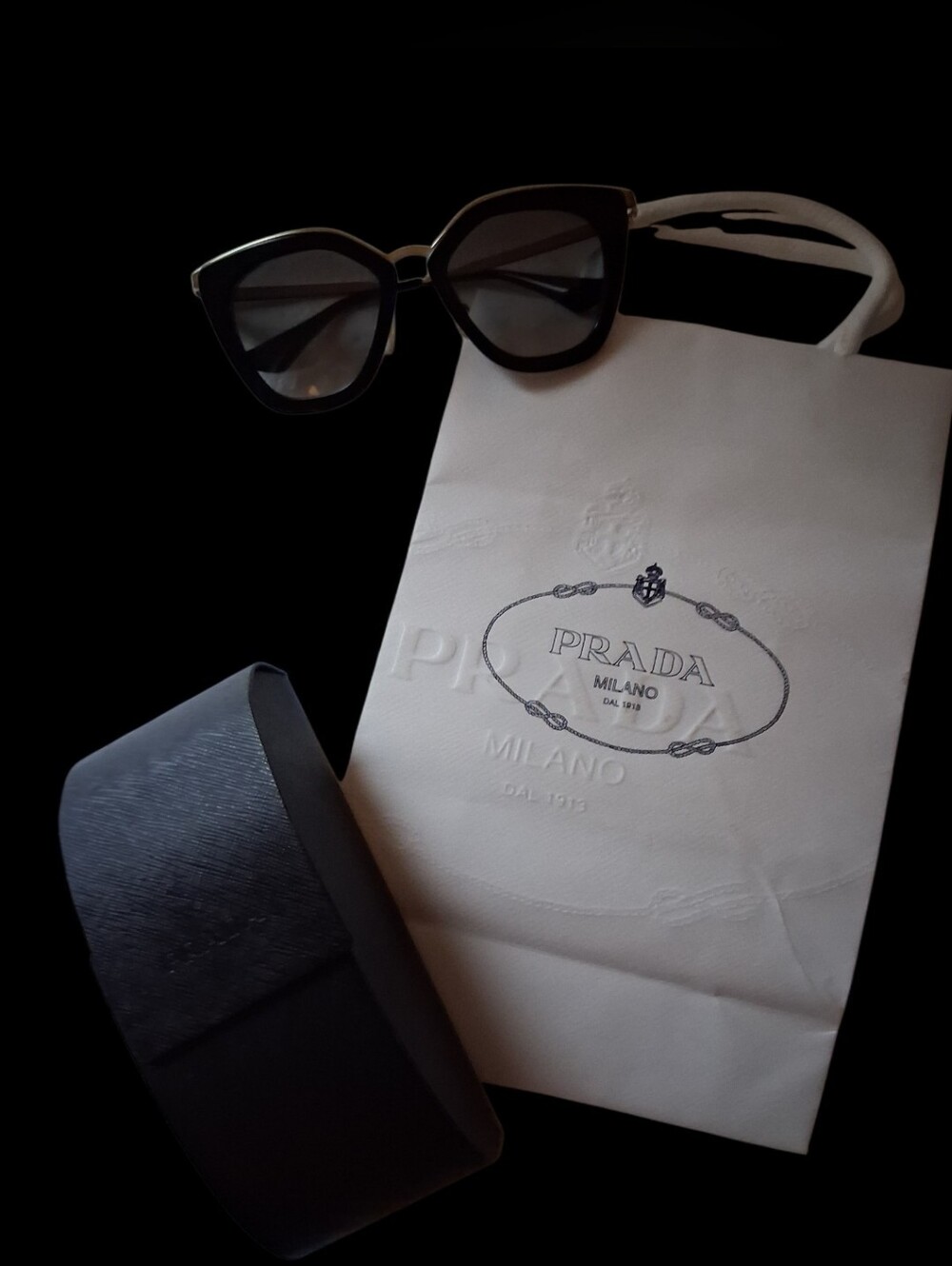 AUTHENTIC PRADA CAT EYE Style Sunglasses with case & gift bag - Picture 7 of 10